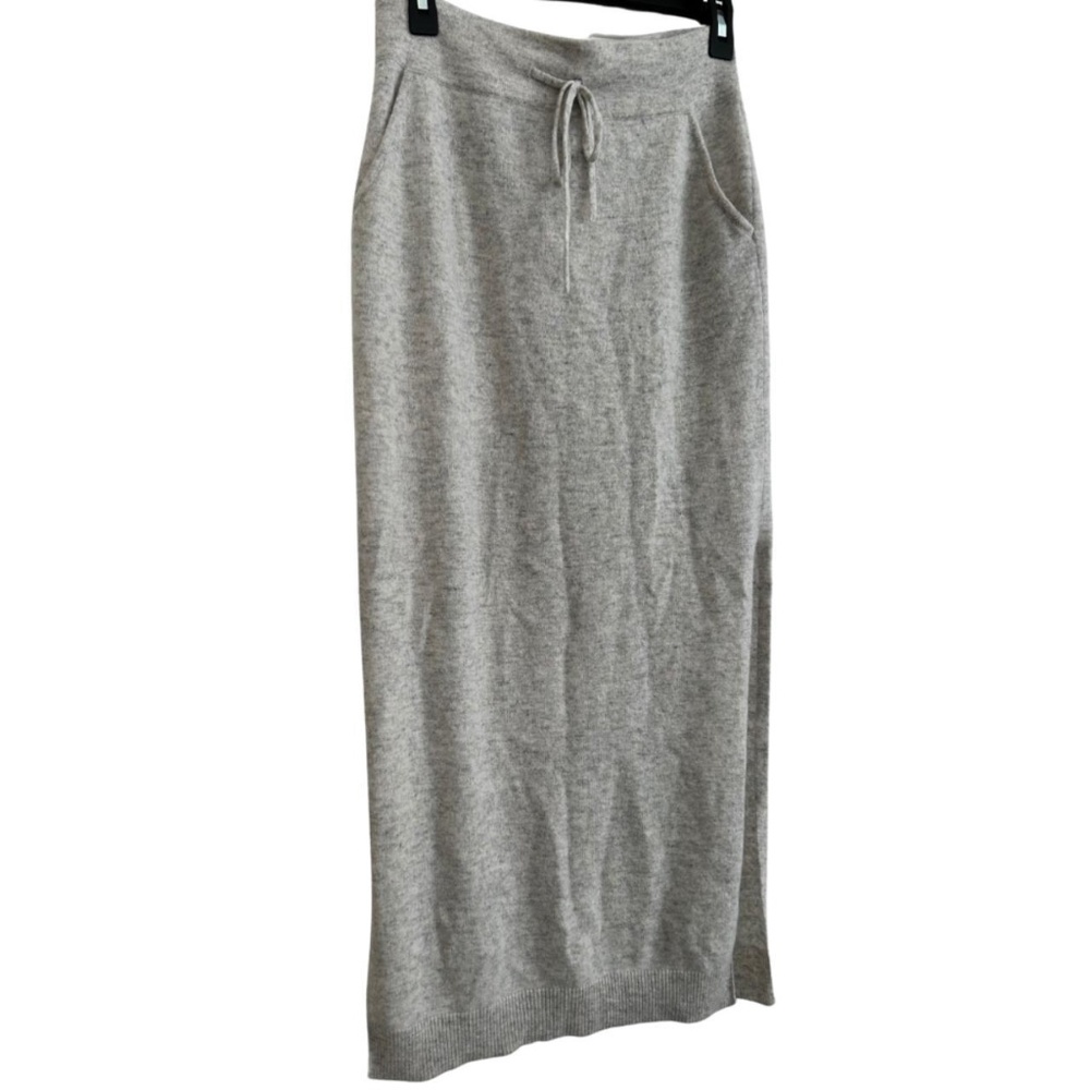 *Brand New* 100% Cashmere Gray Skirt